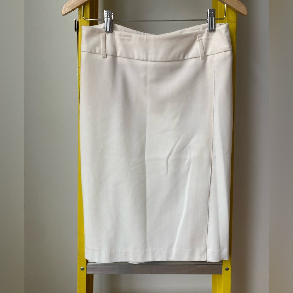 Femme de Carriere cream pencil skirt